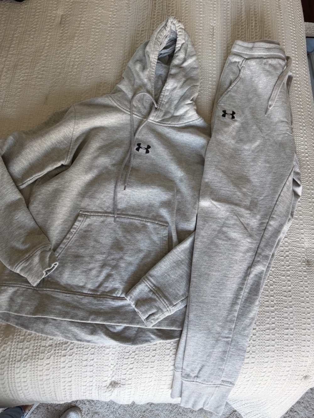 Under Armour Light Gray Pullover Hoodie & Pants Bundle